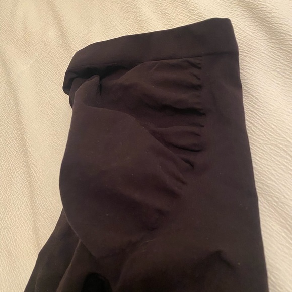 SKIMS Maternity shapewear and bra - Picture 7 of 11